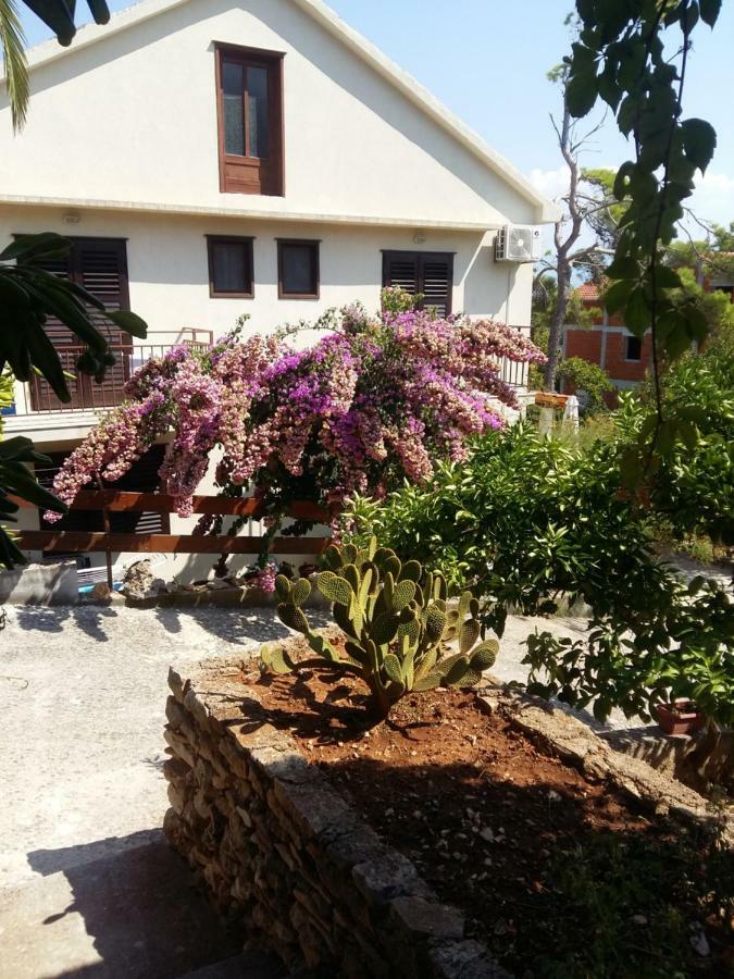 דירות סוטיבאן Manda Ljubetic מראה חיצוני תמונה